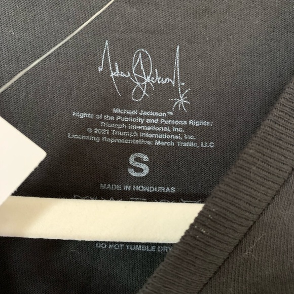 NWT Hot Topic Michael Jackson Thriller T Shirt size small - Picture 4 of 4